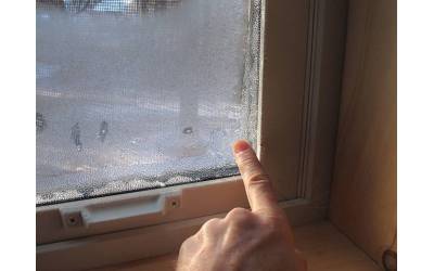 Чому потіють пластикові вікна